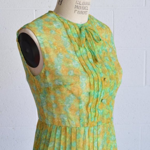 Vintage 60s green pleated fit & flare dress - Picture 3 of 5